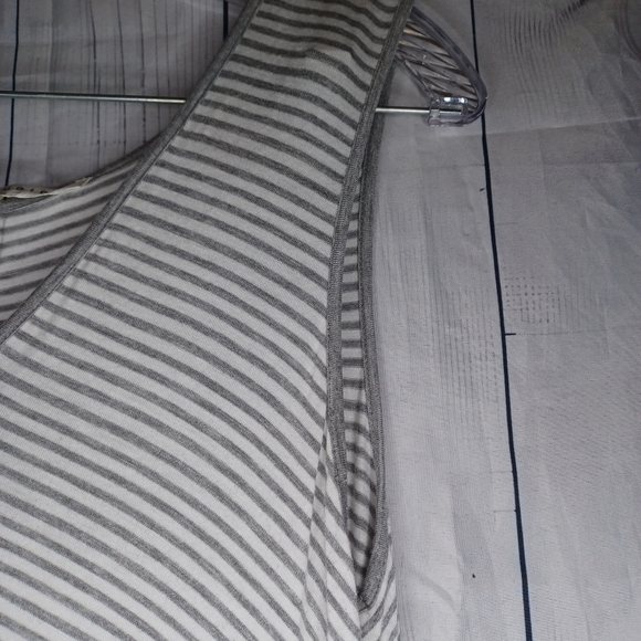 Max Studio Striped Sleeveless Top - Gray and Blue - Picture 7 of 11